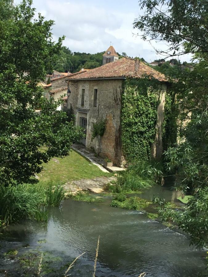 La Vieille Maison Rose Bed & Breakfast Nanteuil-en-Vallée Eksteriør bilde